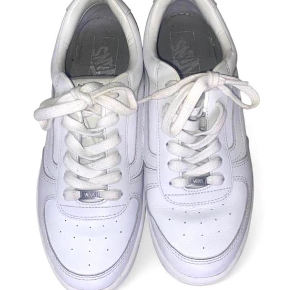 Vans unisex white leather sneakers, trainers, tennis shoes, 8.5 womens, 7 mens